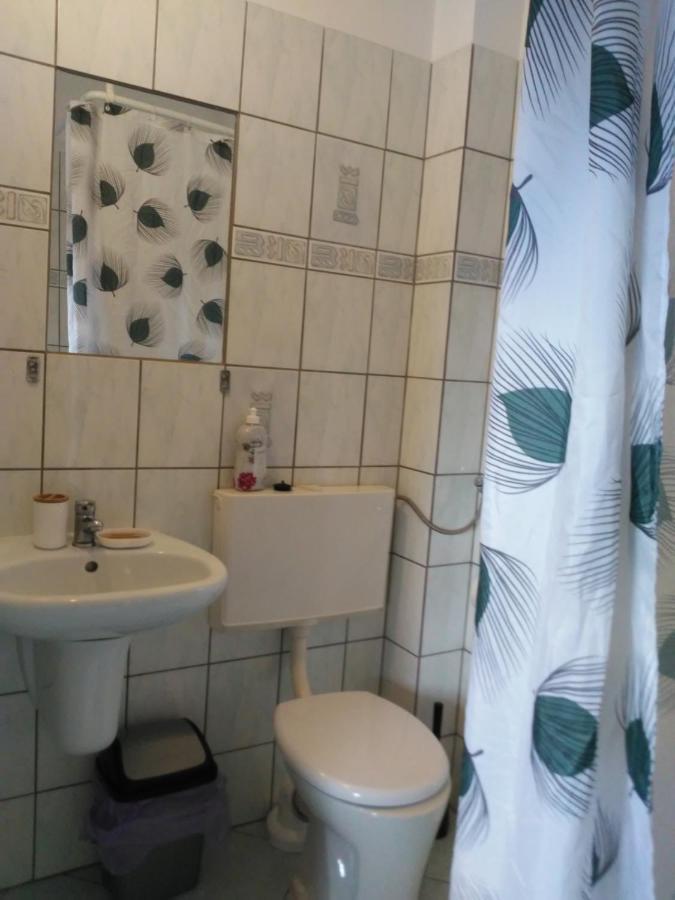Ferienwohnung Domek Pod Sosnami Pokoje 2-3 Osobowe Großmöllen Exterior foto